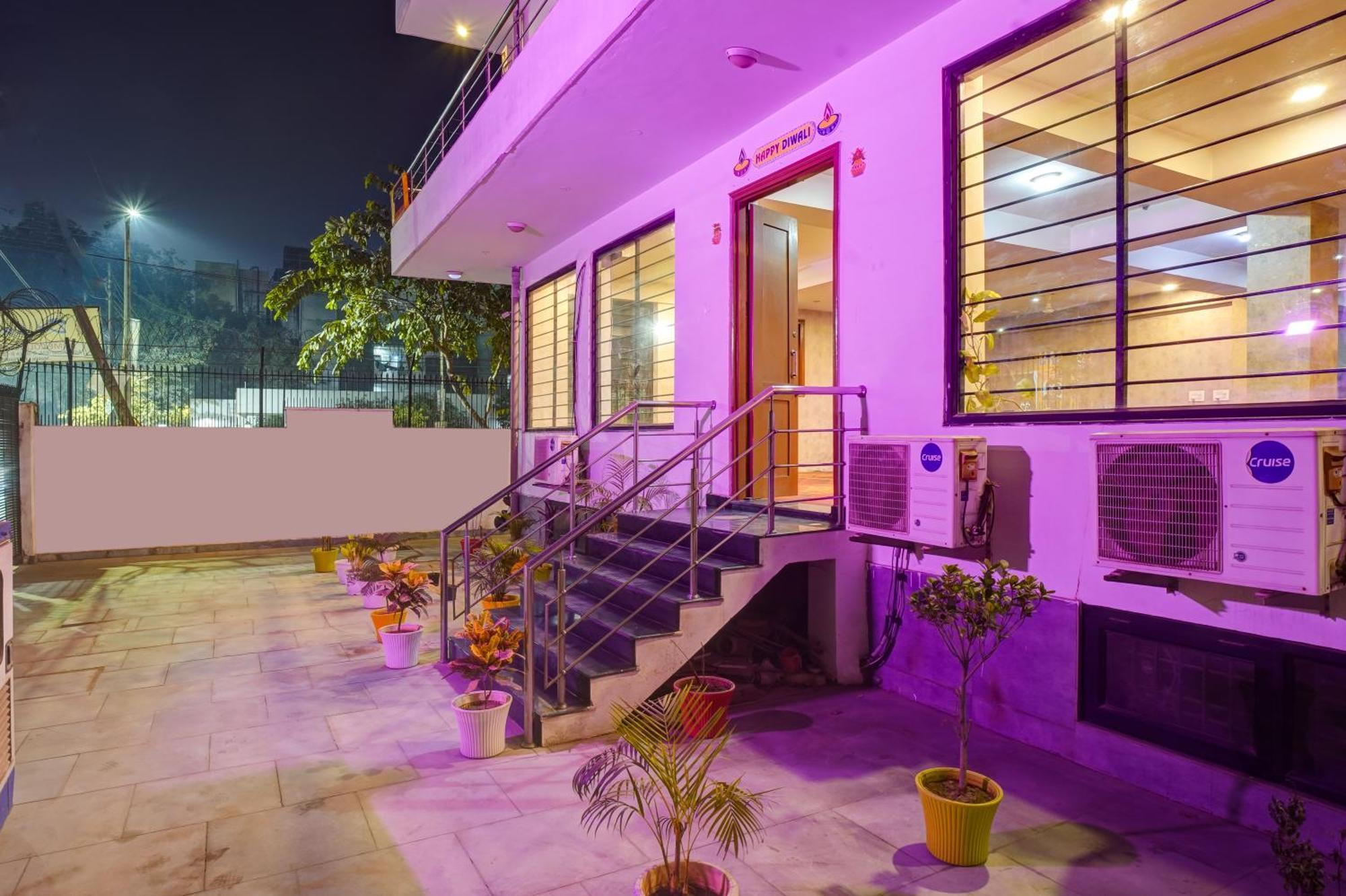 Hotel The York - Couple-Unfriendly Hotel Noida Exterior foto